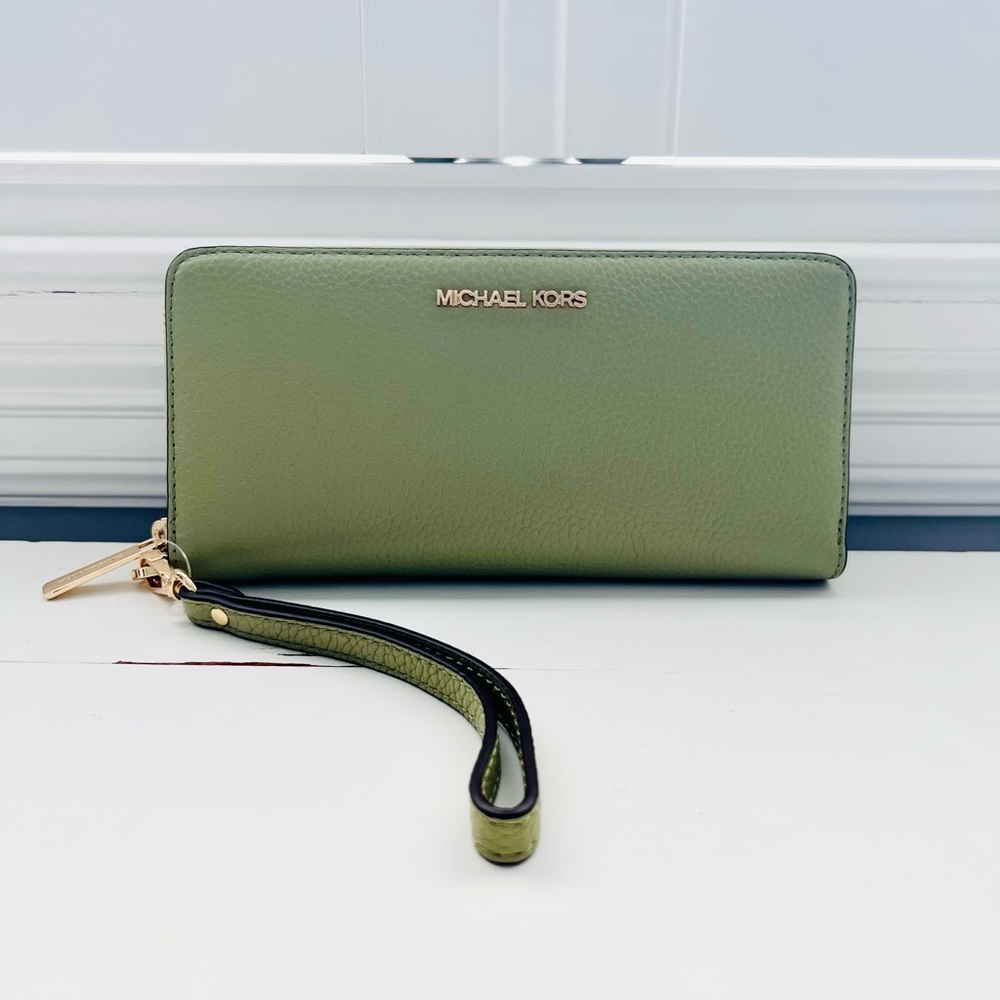 Michael Kors Jet Set Travel Large Continental Leather Wallet in Light Sage Color
